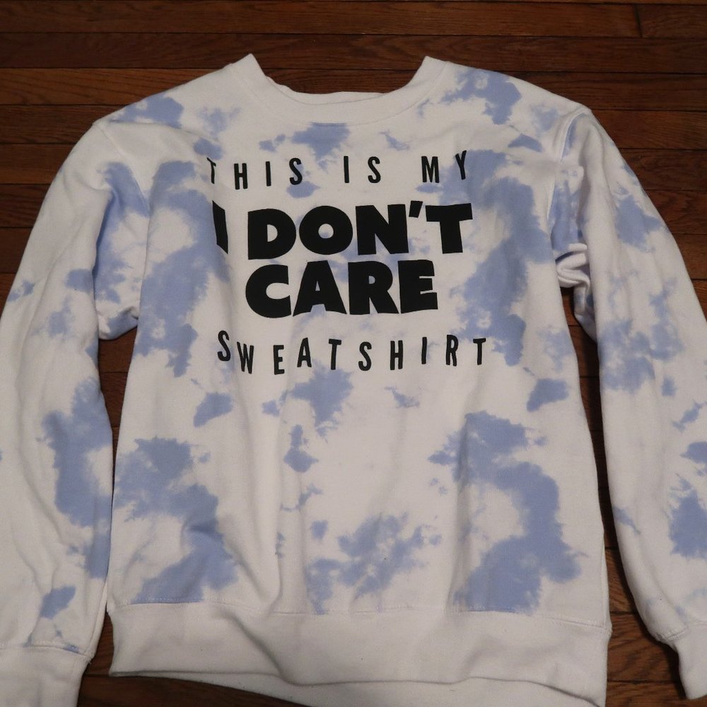 BRAND NEW!! Wound Up Blue & White Cozy Sweatshirt